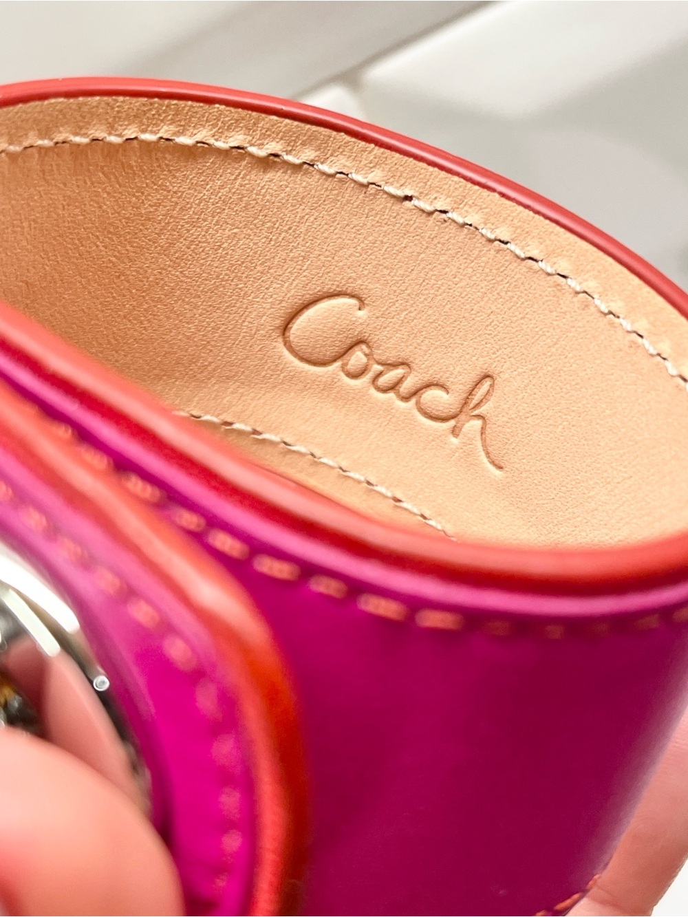 Coach Vintage Pink Leather Cuff Bracelet with Turn Lock EUC - Picture 6 of 10